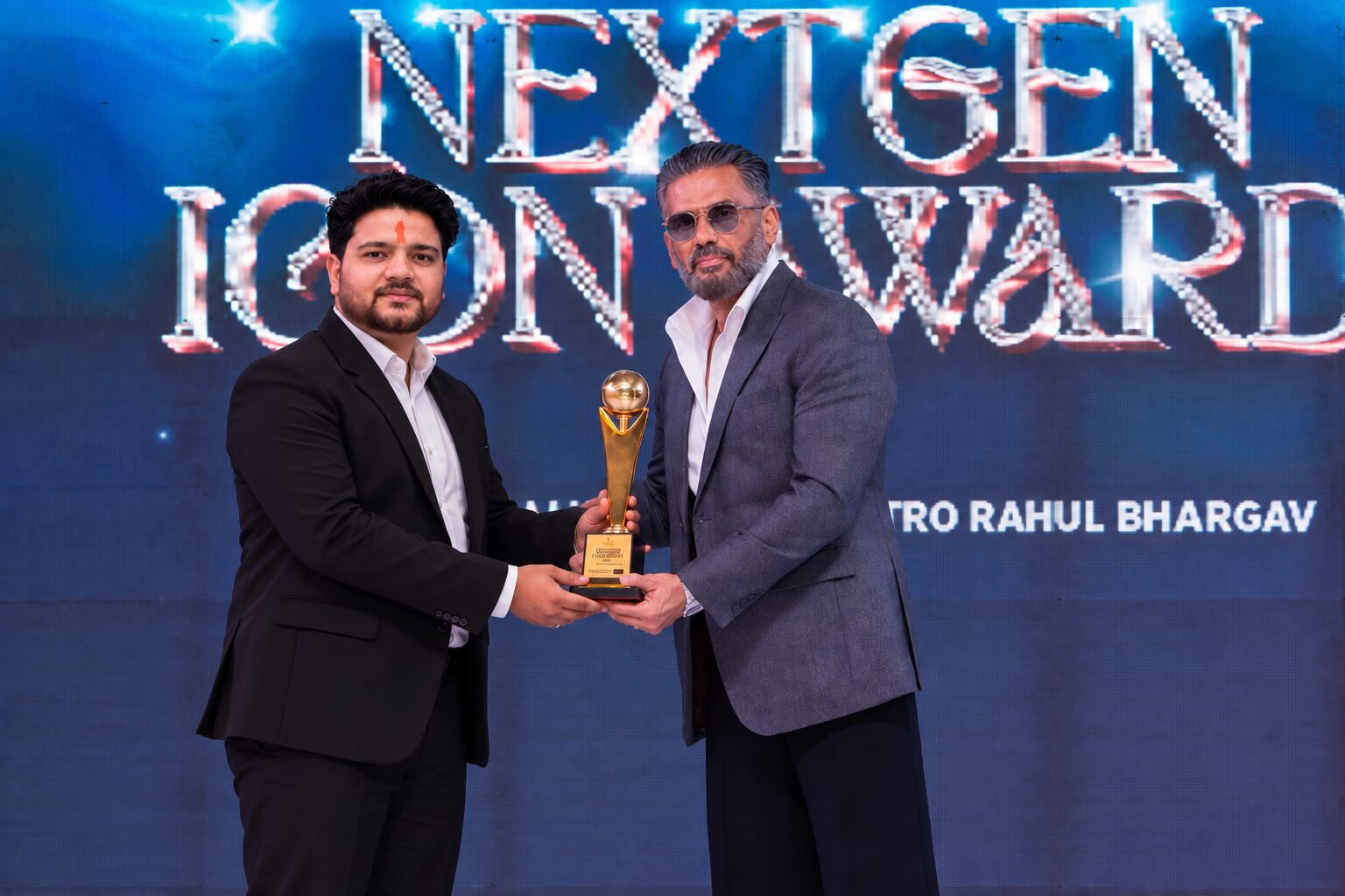 Rahul Bhargav ji Getting Indias Best love astrologer award from bollywood actor Sunil Shetty at Netx Gen Icon Awards