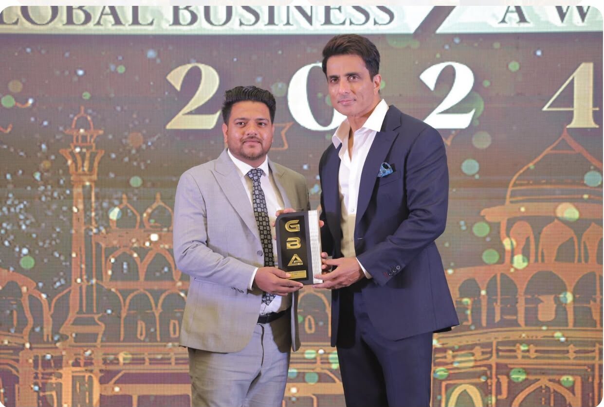 Rahul Bhargav receiving an award